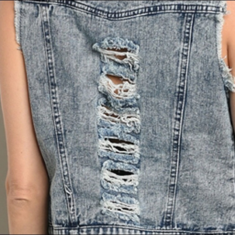 Denim Faded Distressed Vest - Picture 5 of 6
